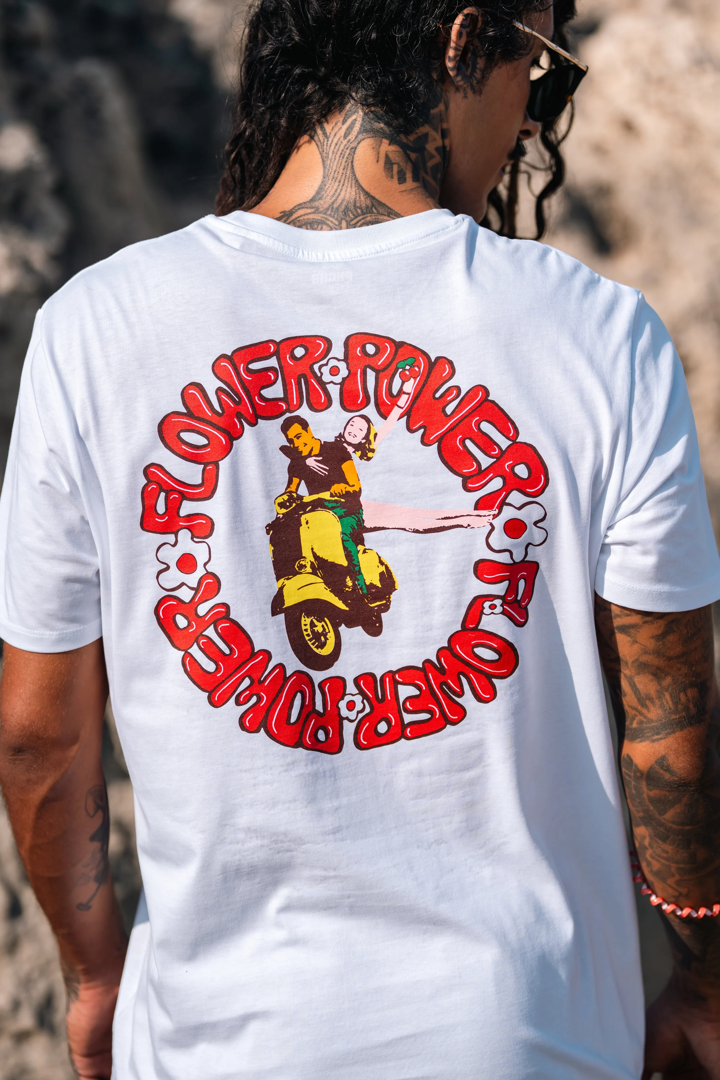T-SHIRT FLOWER POWER VESPA WHITE - Image 4